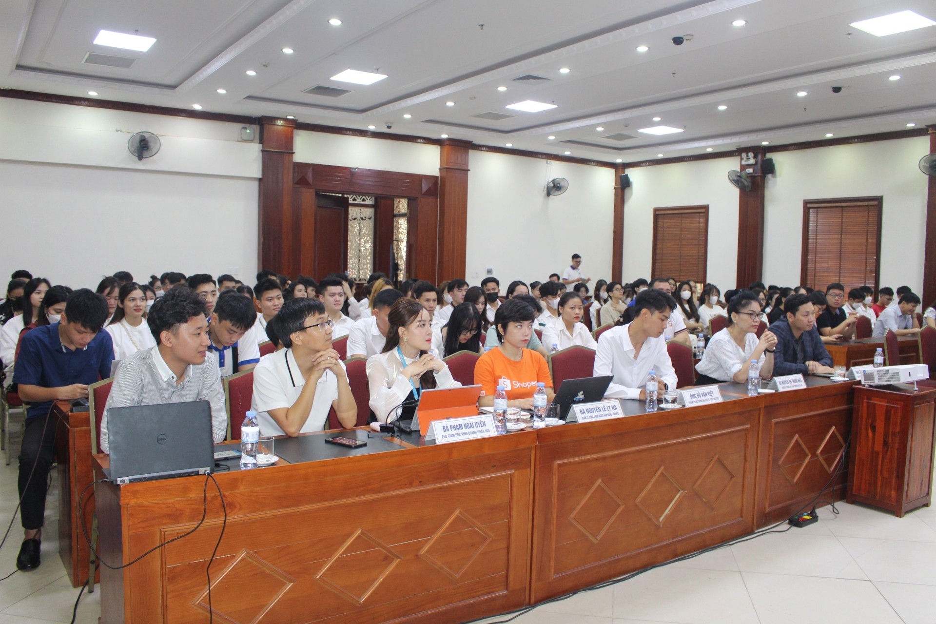 Nhân Hòa đồng hành cùng Hội thảo sinh viên tại Nghệ An (2023)