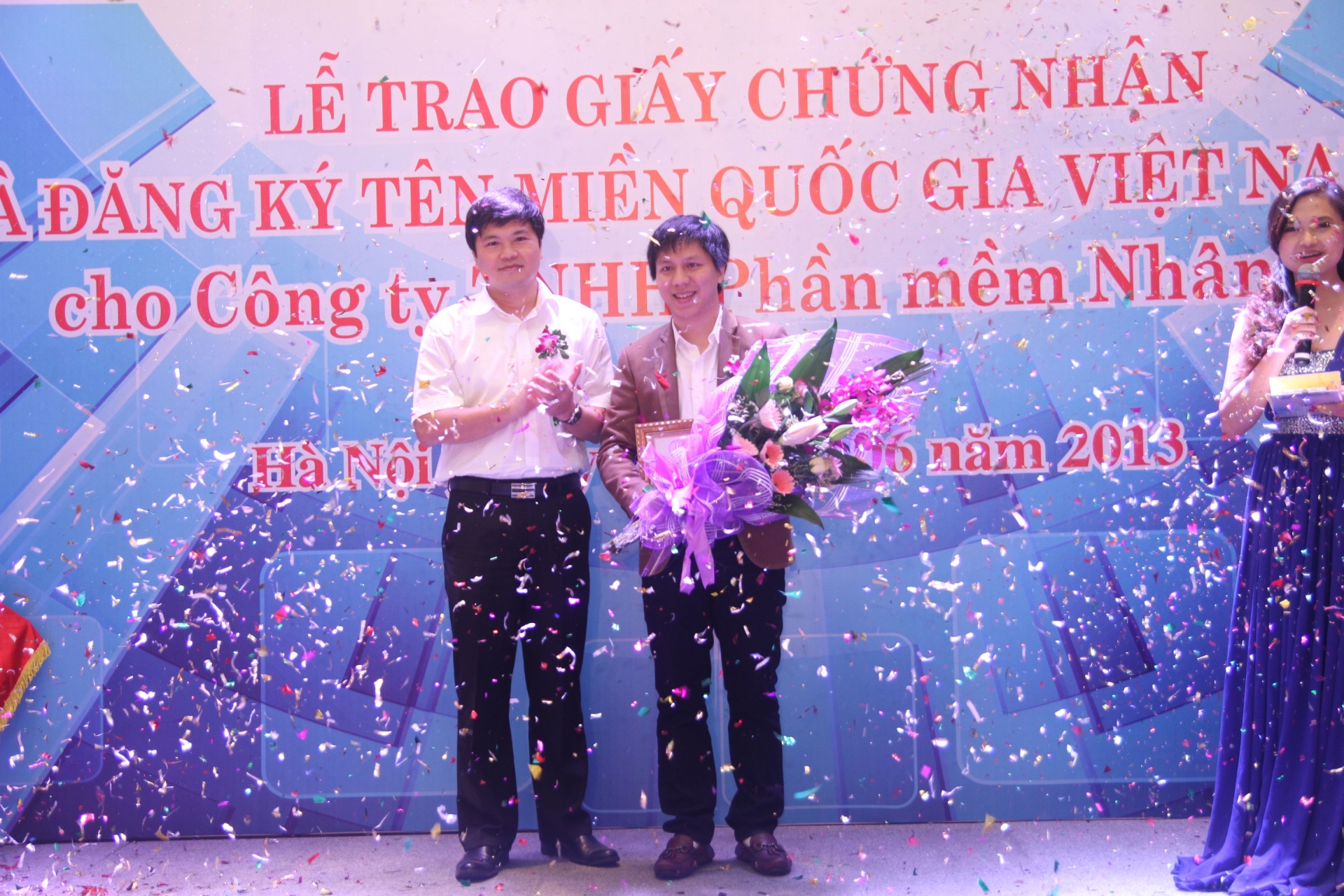 Nhìn lại lịch sử: Dấu mốc Nhân Hòa trở thành Nhà đăng ký tên miền .VN 2013