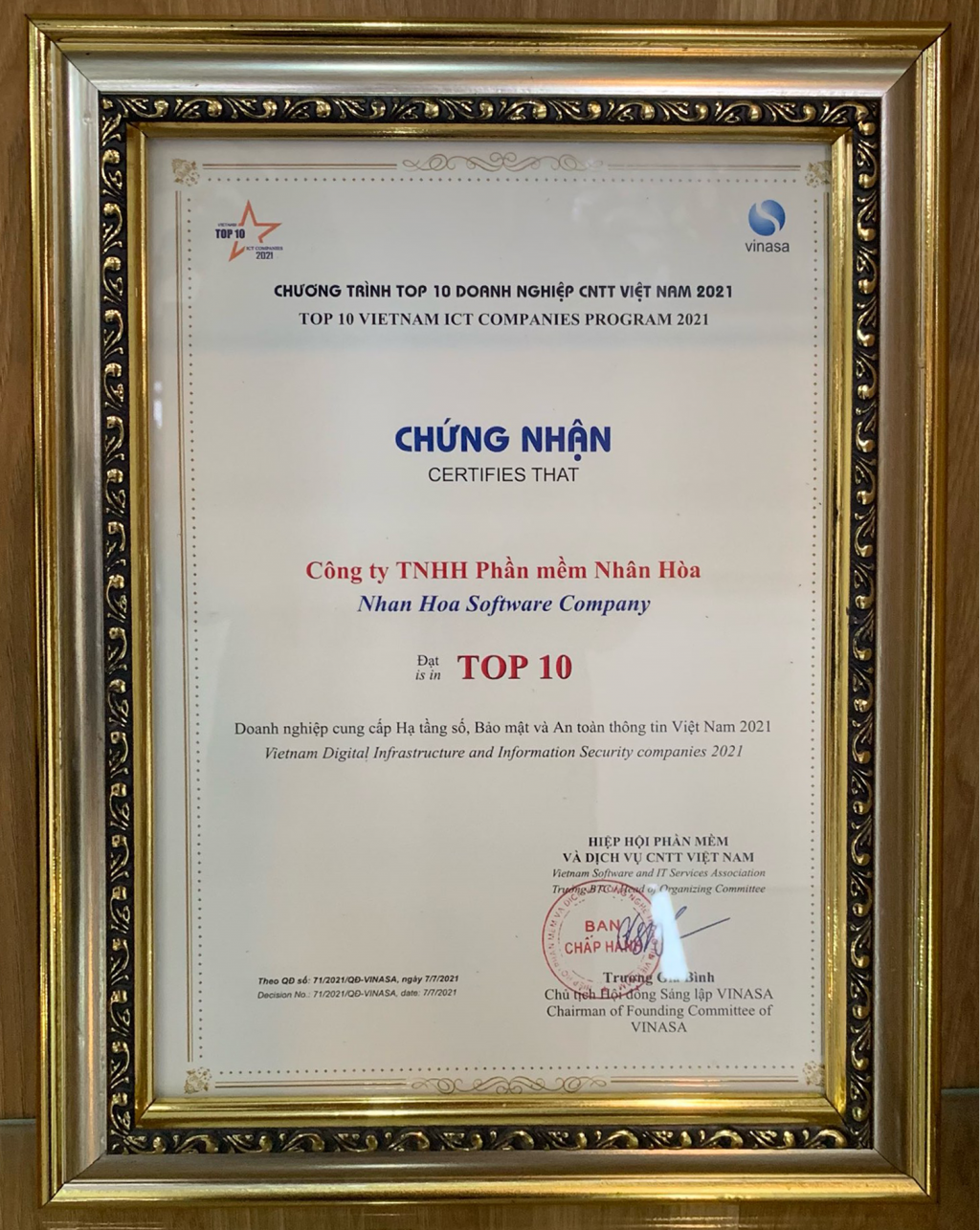 Nhân Hòa Group: TOP 10 Doanh nghiệp CNTT Việt Nam 2021 tại lễ vinh danh ICT Việt Nam