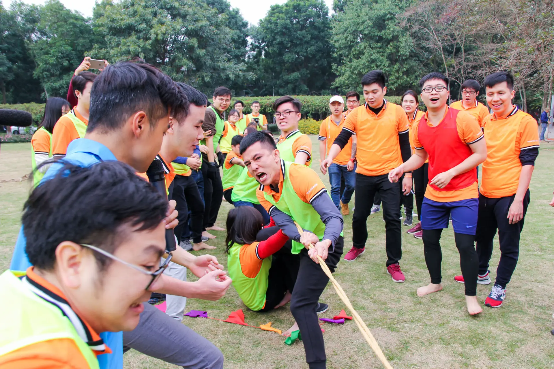 Làm việc kỷ luật và có trách nhiệm, cam kết hoàn thành đúng tiến độ và chất lượng.